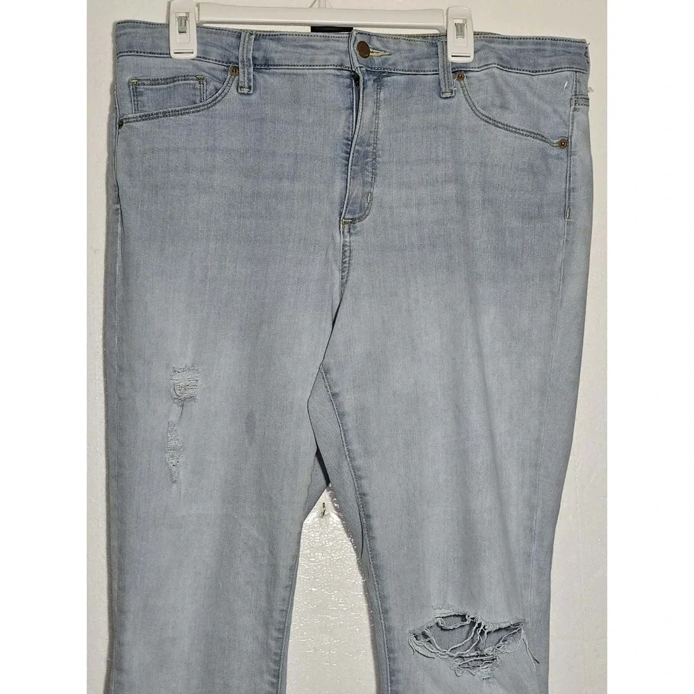 Universal Thread Distressed Light Wash Jeans‎ 16/33R Raw Hem GUC Y2K - Picture 3 of 5